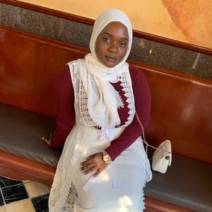 Meet your Posher, Amina